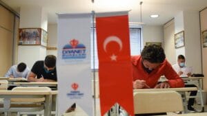 TDV eğitim desteğini büyüttü 8 bin 65 öğrenci burs imkanından yararlandı